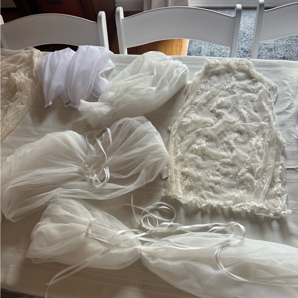 Lot of bridal / wedding toppers, straps, bolero, sleeves, cover etc. - Picture 3 of 8